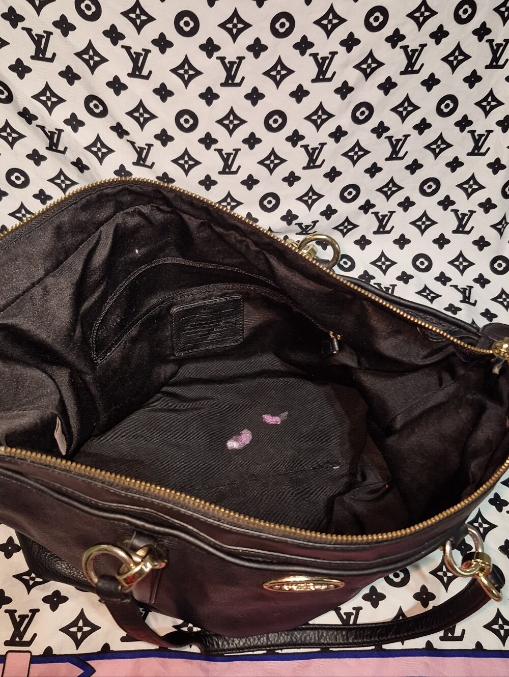 Y2K Coach Black Leather Shoulder Tote with Gold Hardware - Picture 8 of 11